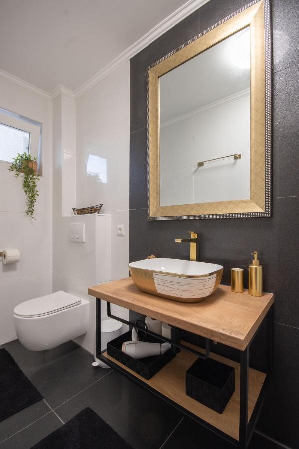 Wellness Studio D'Or - Exclusive New Apartment With Whirlpool, Sauna, Sunny Terrace, Private Parking Poreč Eksteriør bilde