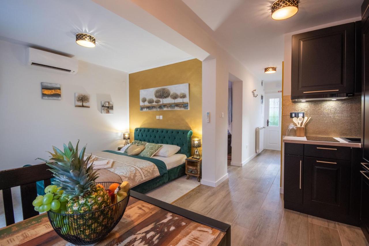 Wellness Studio D'Or - Exclusive New Apartment With Whirlpool, Sauna, Sunny Terrace, Private Parking Poreč Eksteriør bilde